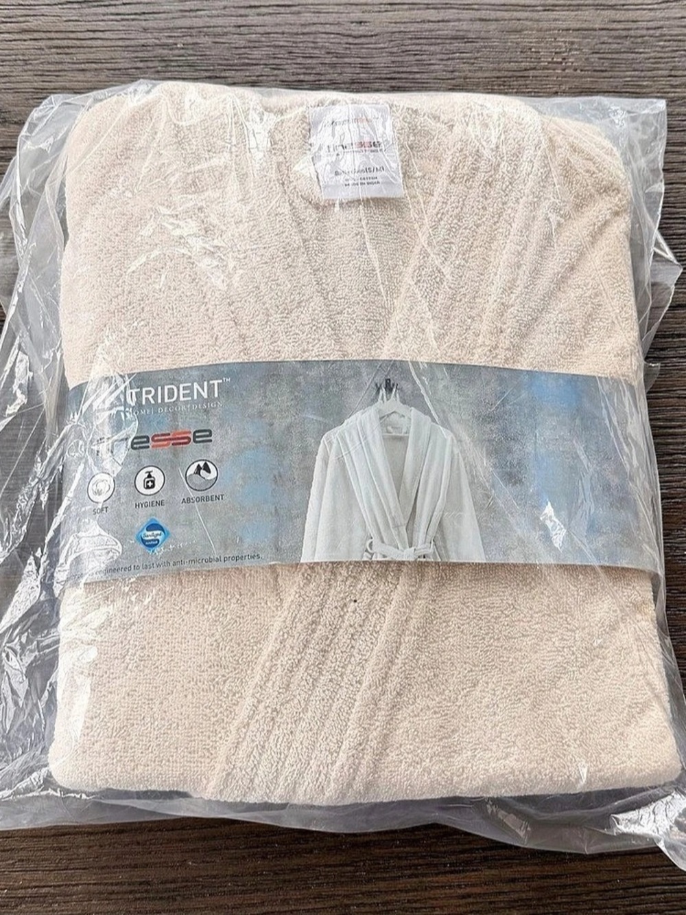 ⭐️ NWT 100% Cotton Trident Cream color Bathrobe